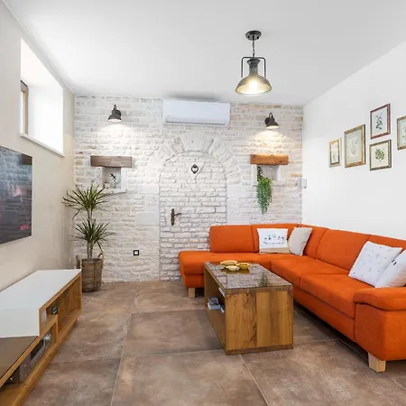 וילה Indigenous House Komez *