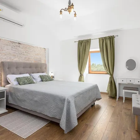 Indigenous House Komez Villa