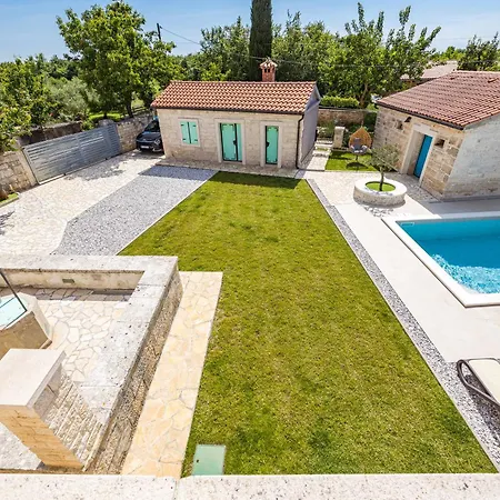 Indigenous House Komez Štokovci