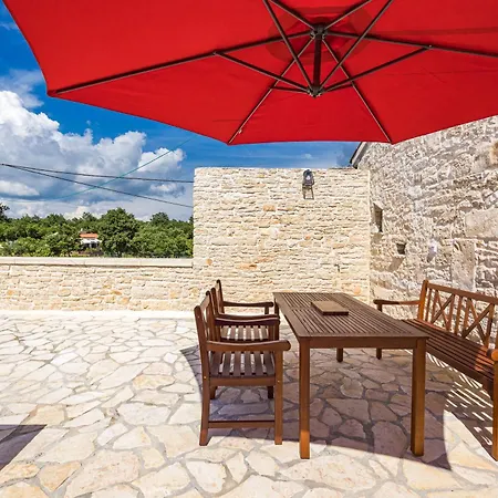 Indigenous House Komez * Štokovci