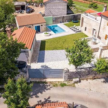 Indigenous House Komez Villa