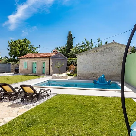 Indigenous House Komez * Štokovci