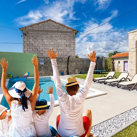 Indigenous House Komez Štokovci