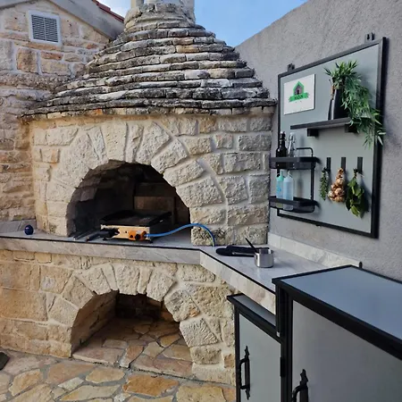 Villa Indigenous House Komez Štokovci