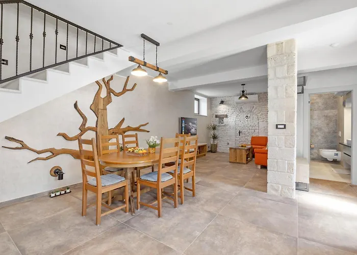 וילה Indigenous House Komez *