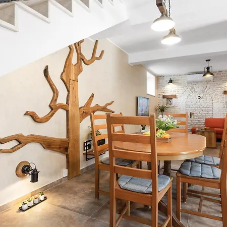 Villa Indigenous House Komez *