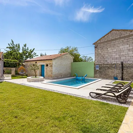 Indigenous House Komez *