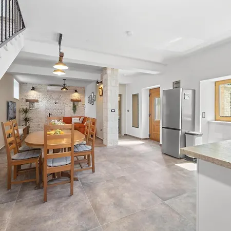 Villa Indigenous House Komez Štokovci