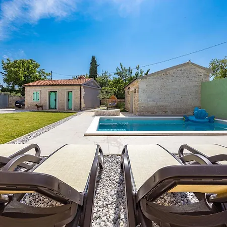 Indigenous House Komez Štokovci