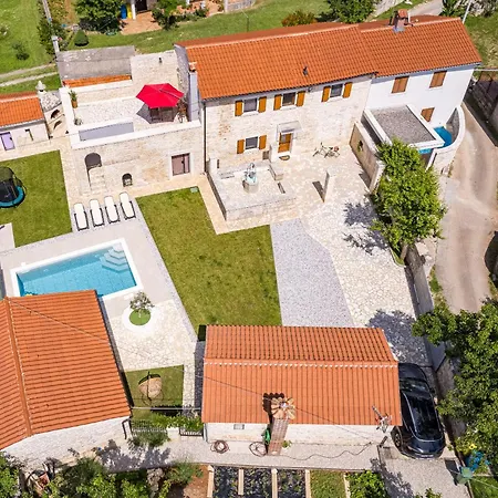 Indigenous House Komez *