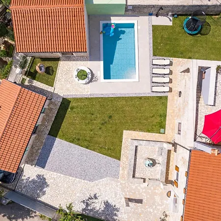 Indigenous House Komez Villa Stokovci