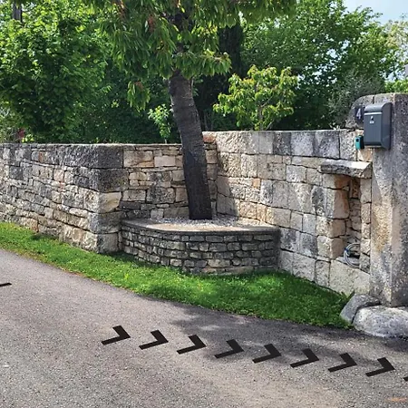Indigenous House Komez * Štokovci