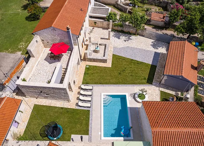 Willa Indigenous House Komez