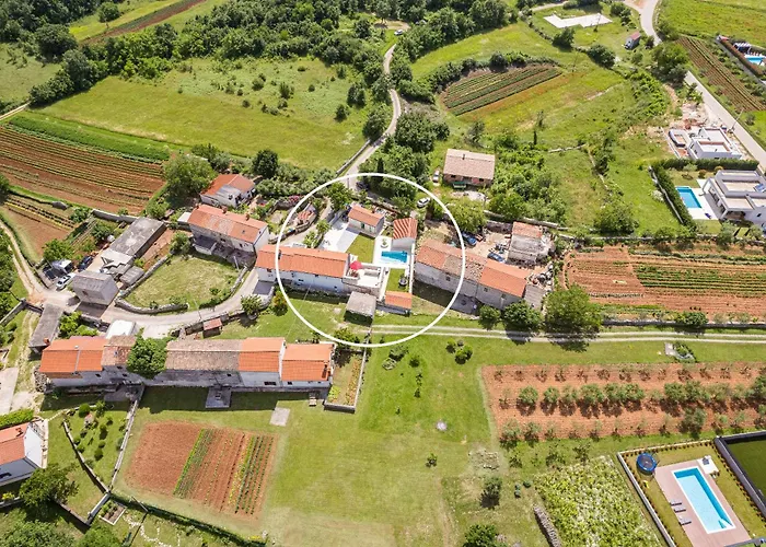 Indigenous House Komez *