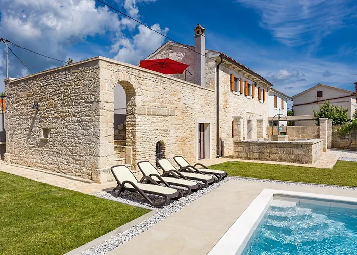 Willa Indigenous House Komez *