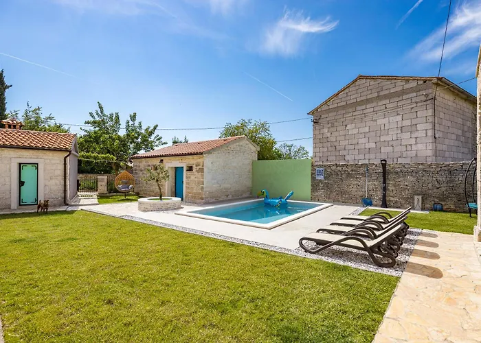 Indigenous House Komez *