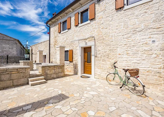 Willa Indigenous House Komez