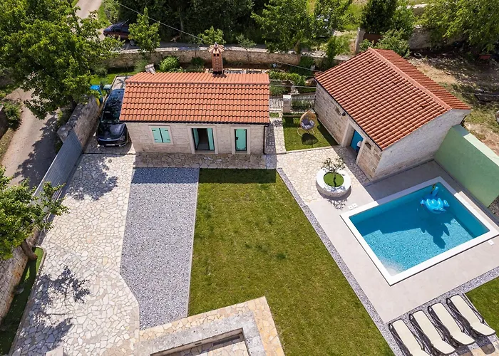 Indigenous House Komez