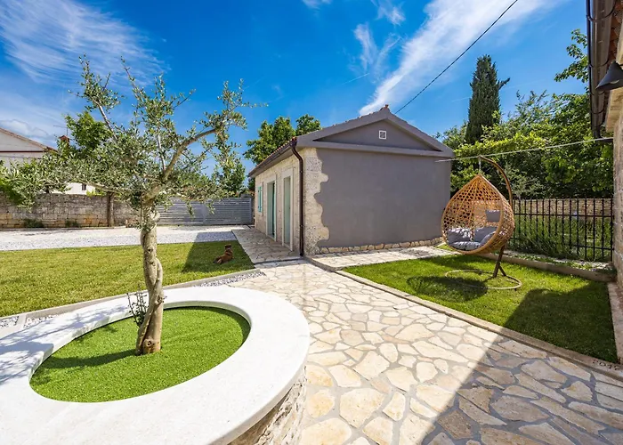 Indigenous House Komez