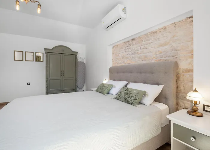 Indigenous House Komez Willa