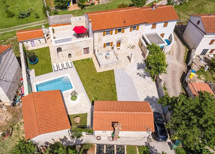 Indigenous House Komez *