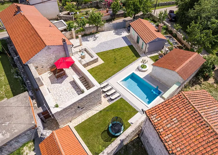 Indigenous House Komez