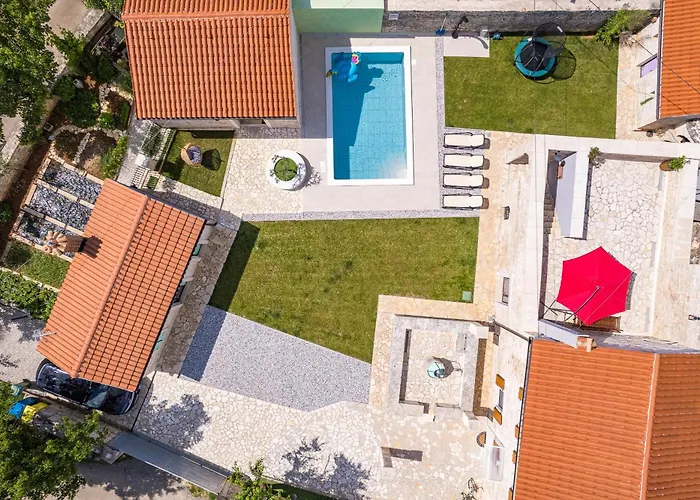 Indigenous House Komez Willa Štokovci