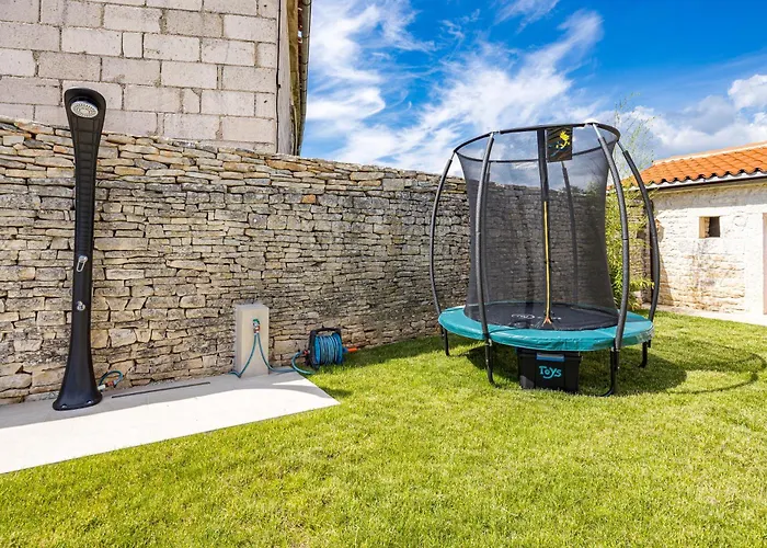 Indigenous House Komez Willa