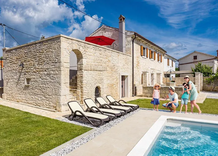 Indigenous House Komez Willa Štokovci