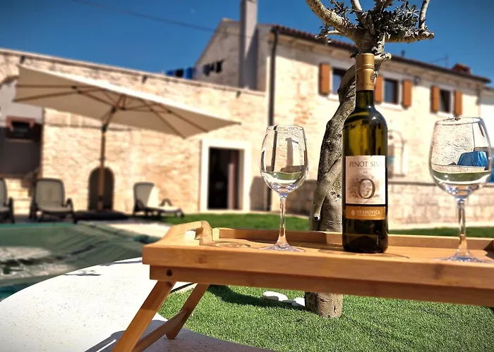 Willa Indigenous House Komez