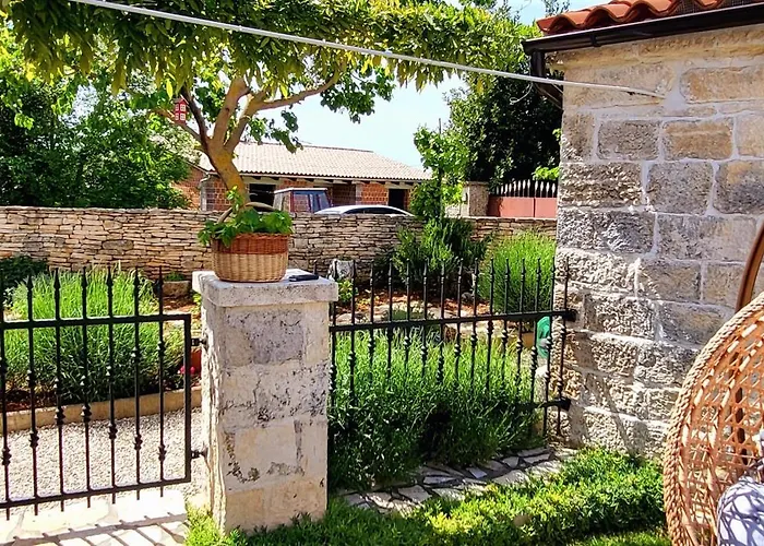 Indigenous House Komez Štokovci